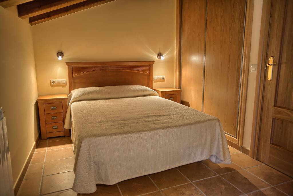 Apartamentos Casa Riu Sahun Δωμάτιο φωτογραφία