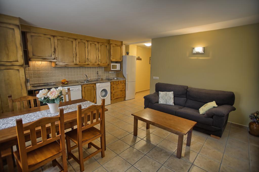 Apartamentos Casa Riu Sahun Δωμάτιο φωτογραφία